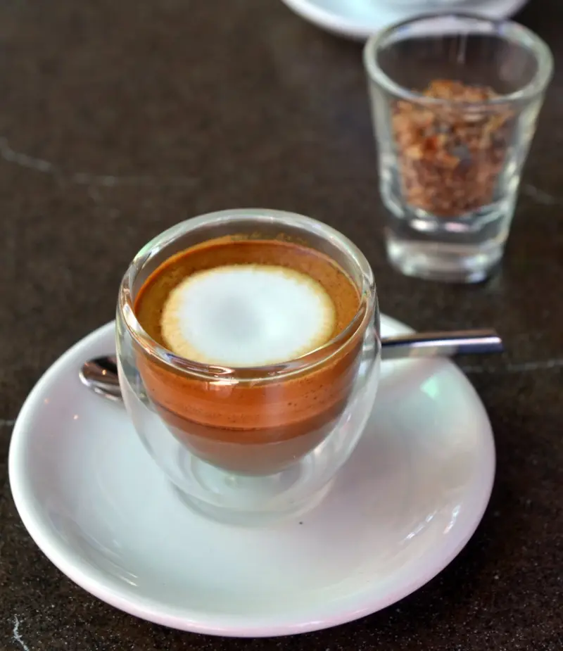 Prepararea unui Espresso Macchiato